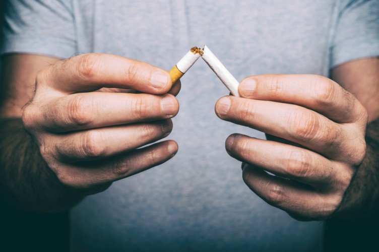 Hút thuốc có nguy cơ mắc triệu chứng COVID-19 nặng hơn
