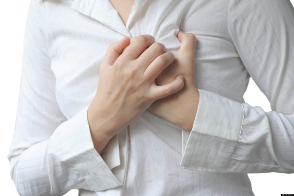 6 dấu hiệu đau tim ở phụ nữ bạn đừng làm ngơ!