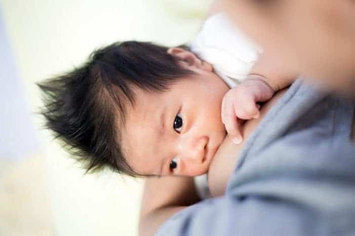 11 lợi ích dành cho bé yêu khi bạn nuôi con bằng sữa mẹ