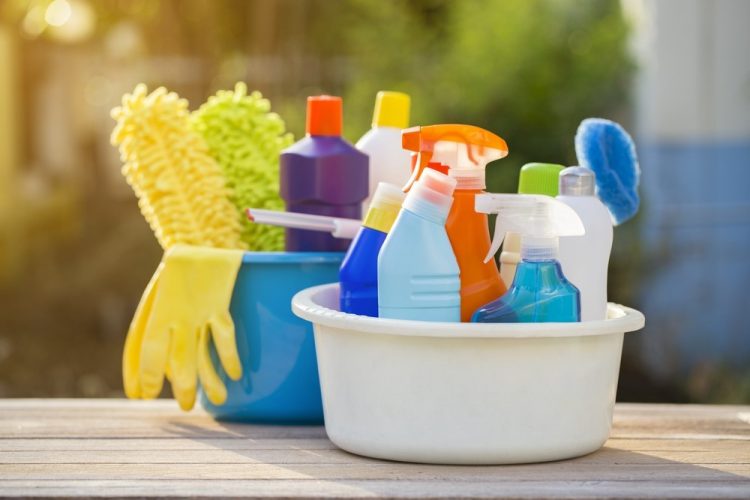 6 tiêu chí chọn mua sản phẩm tẩy rửa gia dụng giúp ngừa dị ứng da cho bé