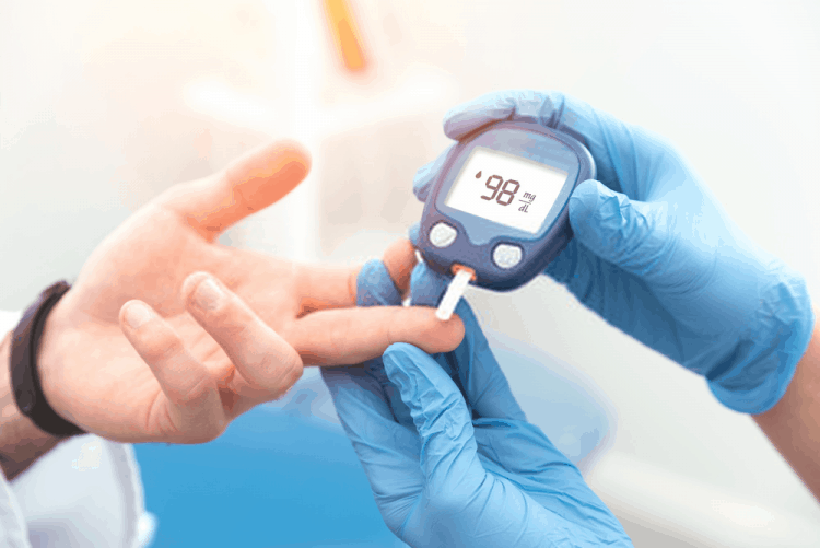 Người tiểu đường tuýp 2 nên kiểm tra đường huyết thế nào?
