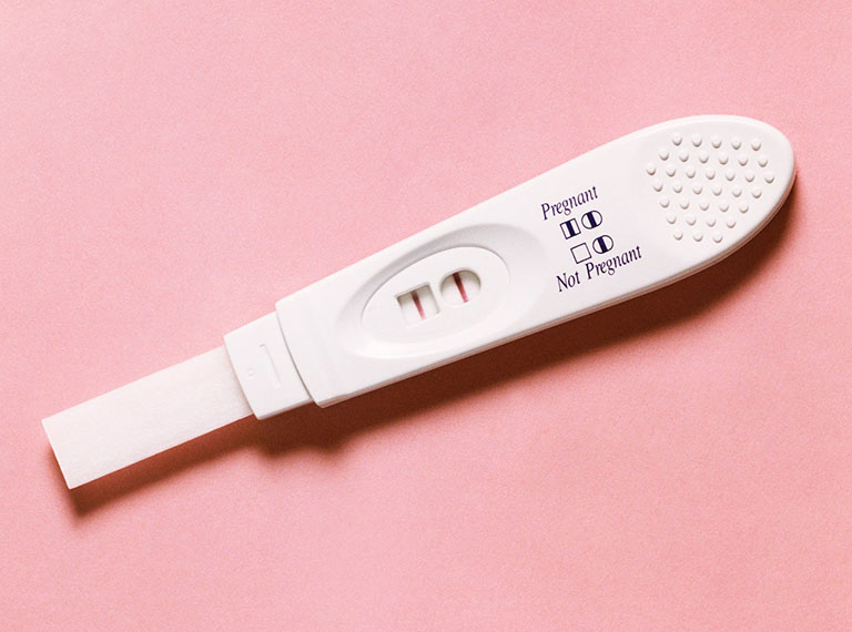 Hướng dẫn cách sử dụng que thử thai và đọc kết quả chính xác nhất