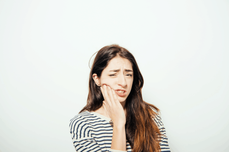 Dấu hiệu ung thư lưỡi: 10 biểu hiện bạn đừng bỏ qua