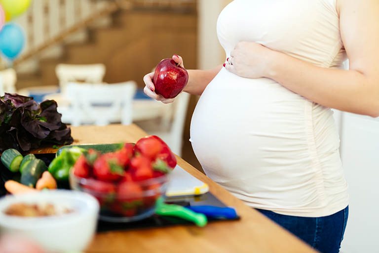 13 loại trái cây mẹ bầu không nên ăn trong giai đoạn mang thai