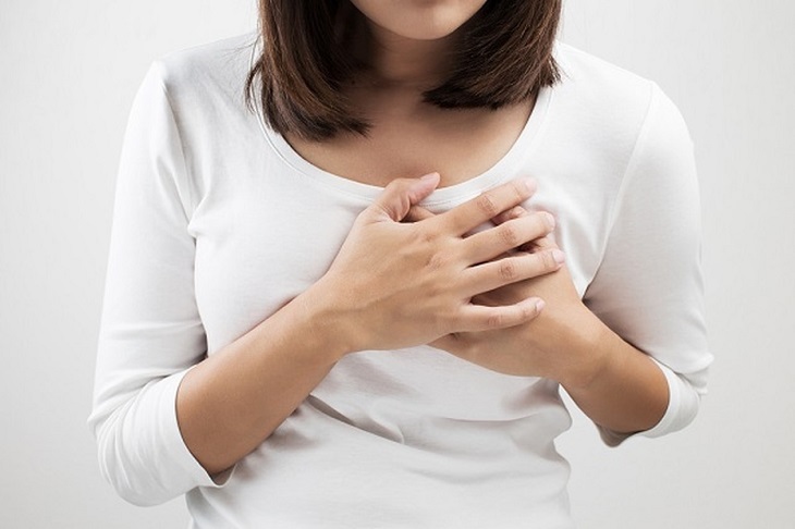 Ngực căng và đau là hiện tượng gì? Có nguy hiểm không?