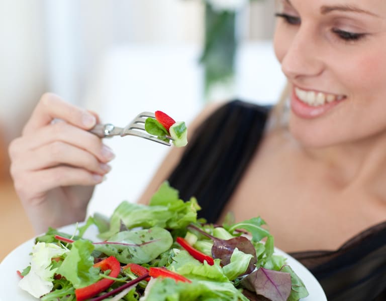 Bị trào ngược dạ dày nên ăn rau gì? 15 loại tốt nhất