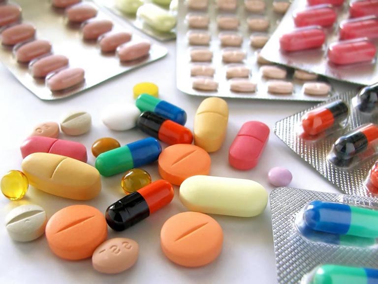 Các loại thuốc kháng sinh trị viêm họng và lưu ý khi sử dụng