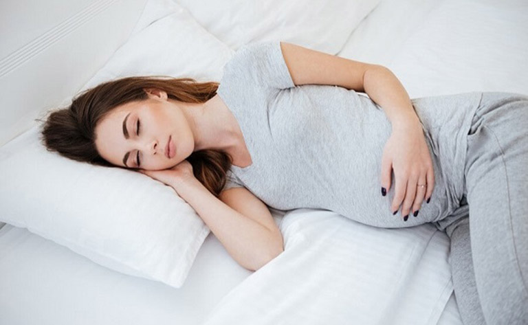 3 tư thế nằm ngủ tốt cho bà bầu và thai nhi trong suốt thai kỳ