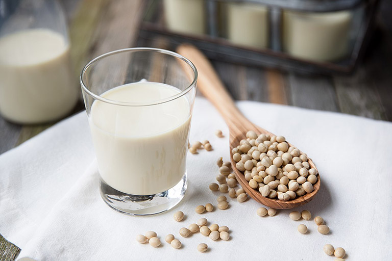Bị u xơ tử cung có nên uống sữa đậu nành không?