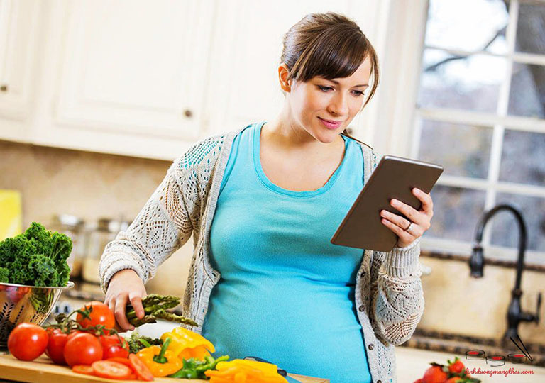Bị nóng – bà bầu ăn gì cho mát và tốt cho thai nhi?
