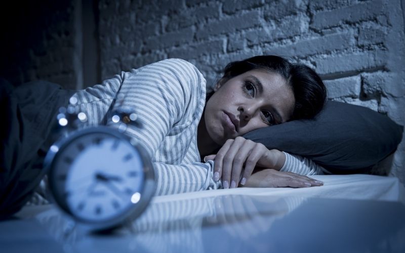 Mất ngủ kinh niên: Triệu chứng, nguyên nhân và hướng điều trị