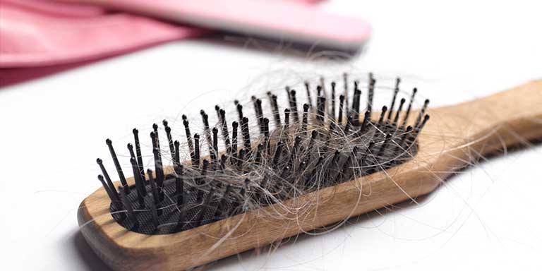 Nguyên nhân bị rụng tóc nhiều ở nữ giới và cách khắc phục