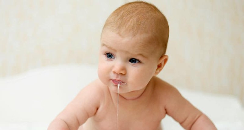 Cảnh báo trào ngược dạ dày ở trẻ 2 tháng tuổi – Phụ huynh tuyệt đối không chủ quan
