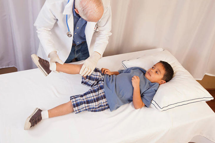 Trẻ em bị đau nhức xương khớp: Dấu hiệu và cách xử lý