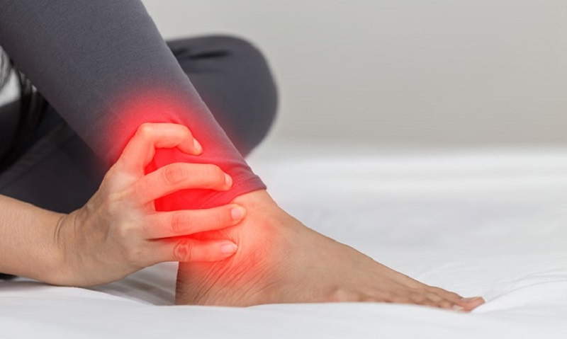 Viêm khớp cổ chân là gì? Triệu chứng và cách chữa kịp thời