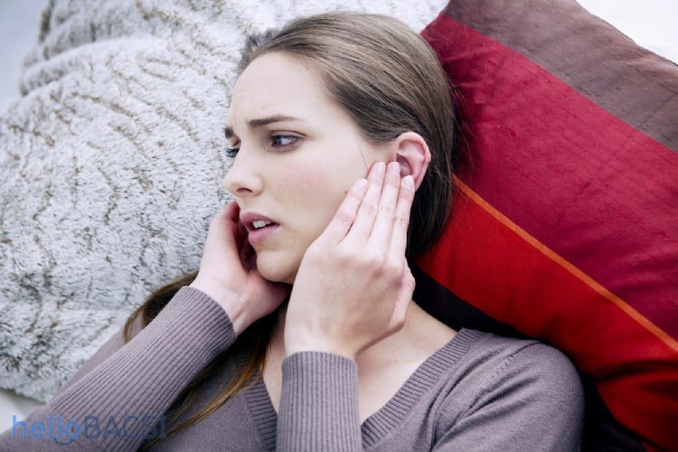 Ráy tai có mùi hôi: Nguyên nhân và cách khắc phục
