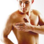 Bị bướu ở ngực có phải là dấu hiệu ung thư vú ở nam giới không?