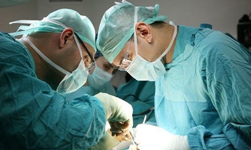 Phẫu thuật là một trong các phương pháp điều trị bệnh ung thư lưỡi