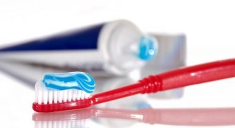 Dùng quá nhiều kem đánh răng cũng có thể gây ung thư khoang miệng
