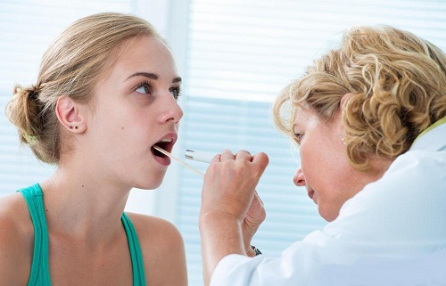 Đau họng là biểu hiện của bệnh ung thư amidan