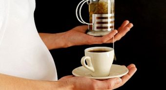 Sản phụ uống cà phê gây nguy cơ mắc ung thư máu ở trẻ