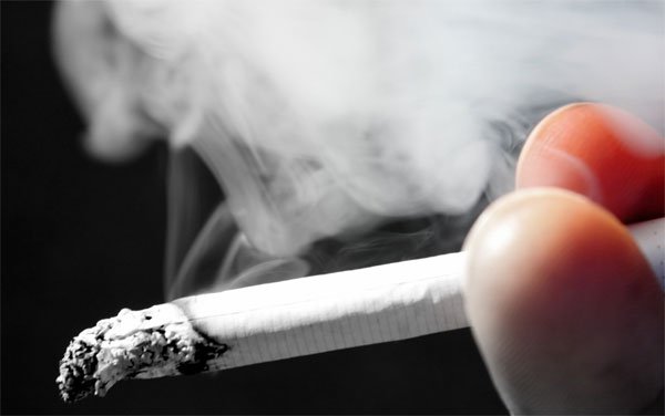 Trong khói thuốc lá có chứa tới 200 chất gây ung thư