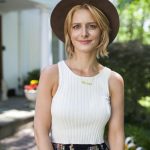 Sức sống kỳ diệu của cô gái mắc ung thư ruột kết